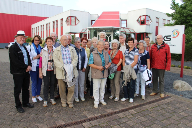 Die Gruppe des Wassenberger Heimatvereins besichtigte die hochmoderne Druckerei des traditionsreichen Wassenberger Unternehmens. FOTO: Walter Brehl